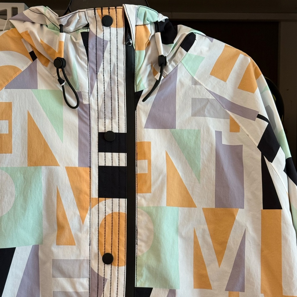 Free People FP movement Large L singin' in the rainjacket blocked logo - Picture 7 of 8